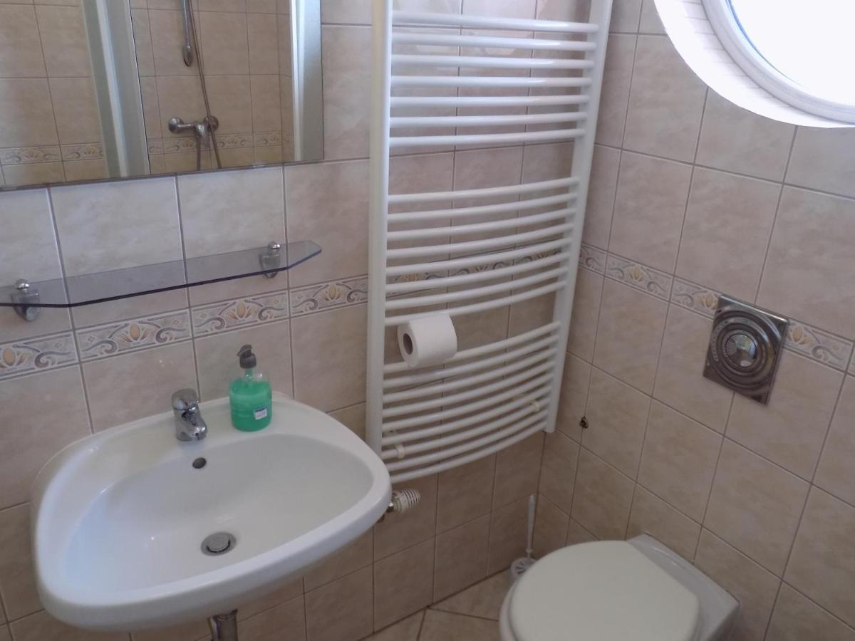 Liget Apartmanhaz ケヒダクスタニー エクステリア 写真