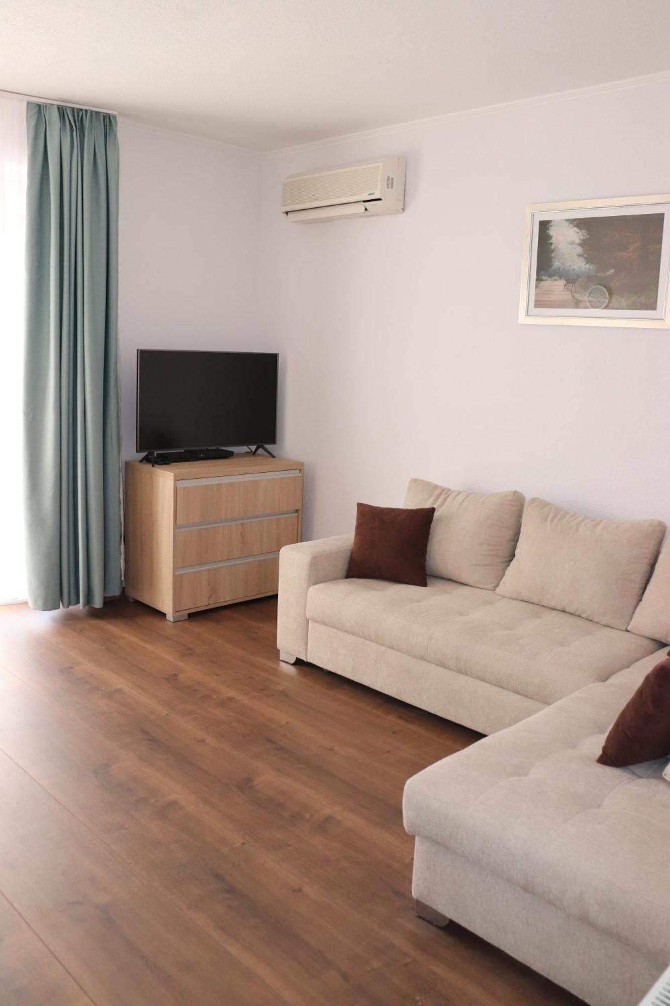 Liget Apartmanhaz ケヒダクスタニー エクステリア 写真