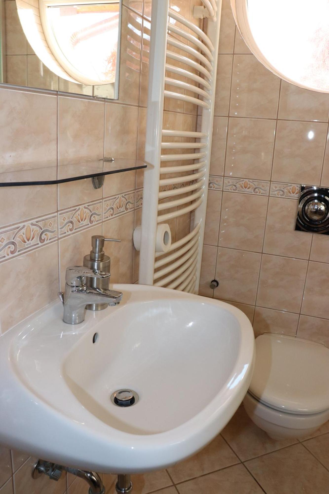Liget Apartmanhaz ケヒダクスタニー エクステリア 写真